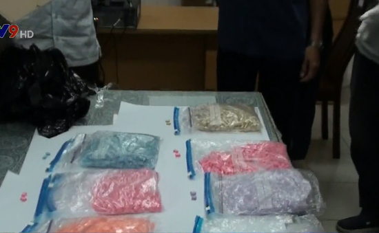 Phát hiện bưu kiện nhập khẩu vào Việt Nam chứa ma túy