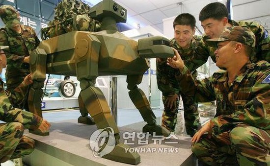 Hàn Quốc xem xét dùng robot phỏng sinh học trong quân đội