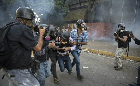Tình hình tại Venezuela tiếp diễn căng thẳng