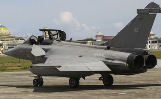 7 chiến đấu cơ của Pháp hạ cánh khẩn cấp ở Indonesia