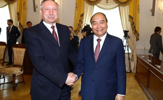 Thủ tướng Nguyễn Xuân Phúc gặp Quyền Thống đốc Saint Petersburg
