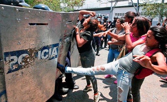 Bạo loạn tại nhà tù Venezuela gây nhiều thương vong