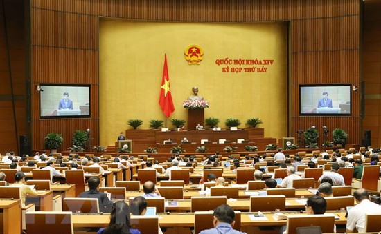 Quốc hội thảo luận Dự án Bộ luật Lao động (sửa đổi)