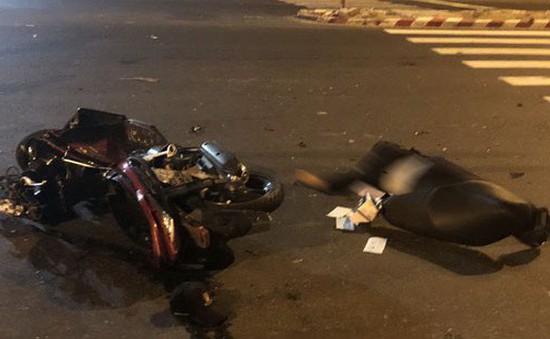 Xe khách va chạm xe máy ở Đà Nẵng, 1 thanh niên tử vong
