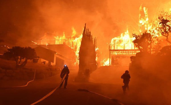 Mỹ: Cháy lớn ở công viên, nhiều người phải sơ tán