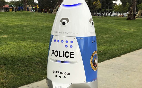 Ra mắt robot cảnh sát chống tội phạm tại Mỹ
