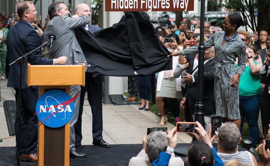 NASA đổi tên đường qua trụ sở để tôn vinh các nhà khoa học nữ