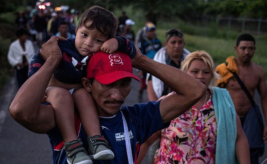 Tổng thống Mỹ chỉ thị trục xuất 2.000 gia đình nhập cư trái phép