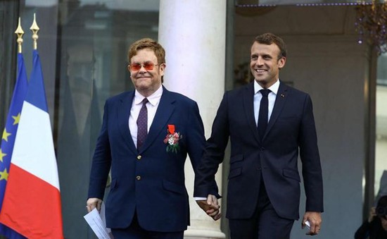 Tổng thống Pháp cùng ca sĩ Elton John kêu gọi cộng đồng quốc tế đẩy lùi HIV/AIDS