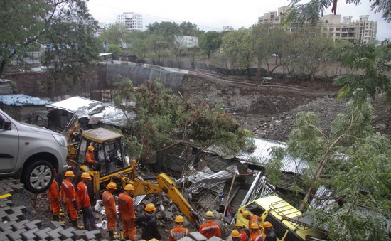 Sập tường tại khu nhà tạm ở Ấn Độ, ít nhất 15 người thiệt mạng