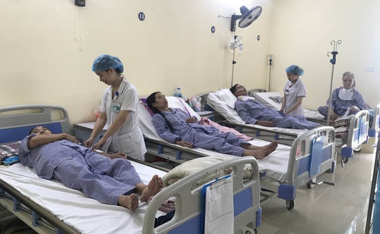 Bệnh viện tăng cường "chống nóng" cho người bệnh