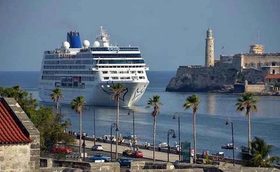 Nhiều hãng tàu biển Mỹ buộc phải hủy tour tới Cuba