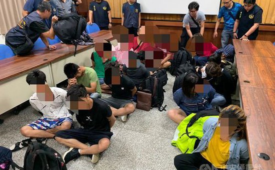 Đài Loan bắt giữ 14 người Việt không giấy tờ trên thuyền cá