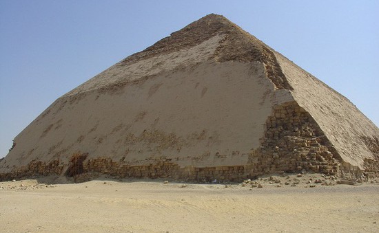 Ai Cập mở cửa 2 kim tự tháp cổ cho khách tham quan
