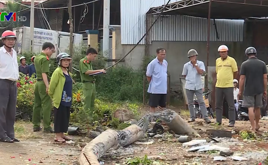 Hiện trường vụ lật xe khách ở Buôn Ma Thuột, Đắk Lắk