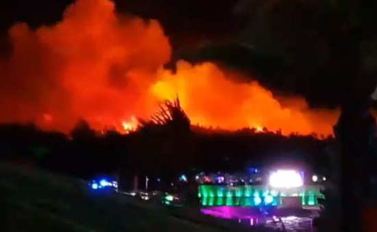 Sơ tán 10.000 người do cháy rừng tại Croatia