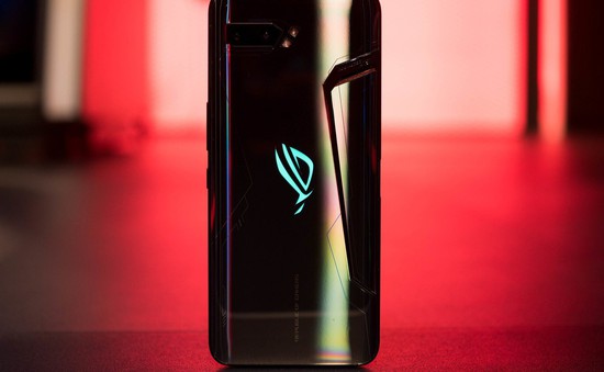 "Quái vật" ROG Phone 2 ra mắt: Màn hình AMOLED 120Hz, chip Snapdragon 855 Plus, pin 6.000mAh