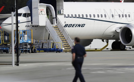 Boeing thừa nhận thiệt hại hơn 5 tỉ USD