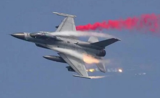 Hàn Quốc bắn cảnh báo máy bay quân sự Nga