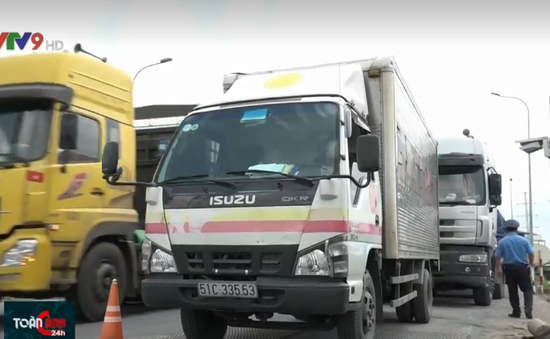 TP.HCM tăng cường kiểm soát tải trọng xe tải