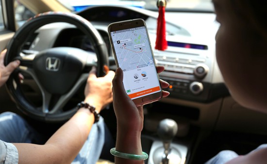 Taxi công nghệ phải gắn mào - tiện lợi hay bất tiện