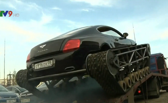 Độ siêu xe Bentley thành… xe tăng