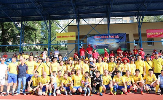 Giao hữu bóng đá đoàn kết cộng đồng tại Ukraine
