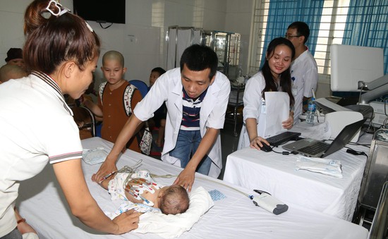 3.300 trẻ em trên địa bàn tỉnh Bắc Giang được khám sàng lọc tim bẩm sinh miễn phí