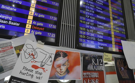 Hong Kong (Trung Quốc) hủy mọi chuyến bay vì biểu tình