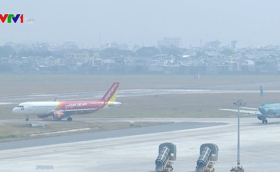 Nhiều chuyến bay từ Việt Nam sang Hong Kong (Trung Quốc) tiếp tục bị hủy