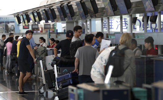 Sân bay Hong Kong, Trung Quốc hoạt động trở lại