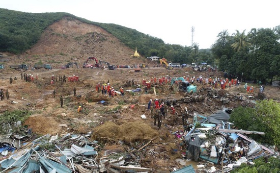 Số nạn nhân trong vụ lở đất tại Myanmar tăng lên gần 70 người