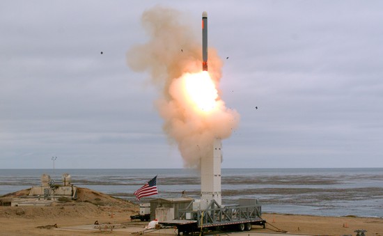 Mỹ thử tên lửa - "Phát súng” khởi đầu cho cuộc chạy đua vũ trang mới