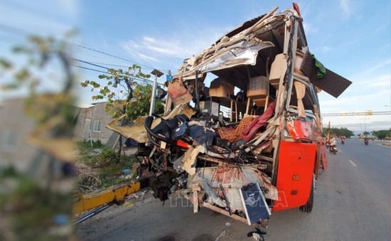 Tai nạn xe khách tại Khánh Hoà, hàng chục người thương vong