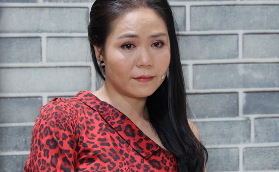 Diễn viên Ngọc Phú nức nở thừa nhận từng cắn răng chịu đựng vì chồng mê cờ bạc