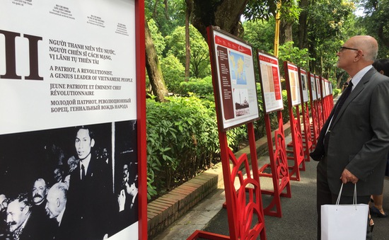 Cuộc đời và sự nghiệp Hồ Chí Minh từ tài liệu lưu trữ Việt Nam và quốc tế