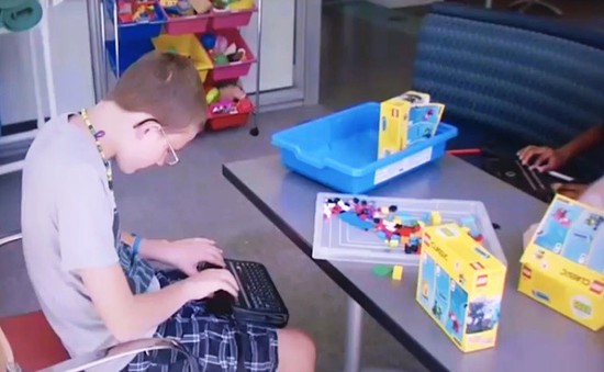 Trí tuệ nhân tạo giúp người khiếm thị sáng tạo Lego