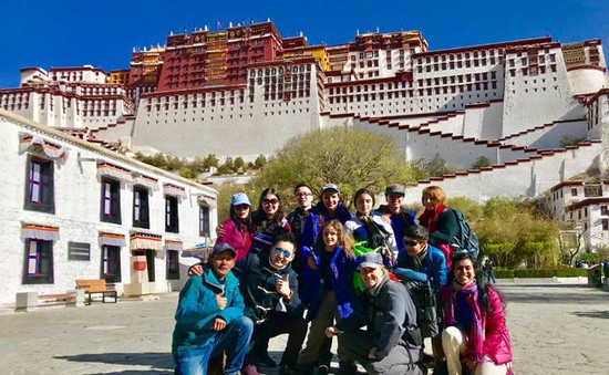 Tây Tạng (Trung Quốc) lần đầu tiên đón mùa hè trong gần 30 năm