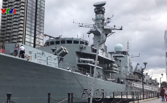Chiêm ngưỡng tàu khu trục HMS Westminster của Anh