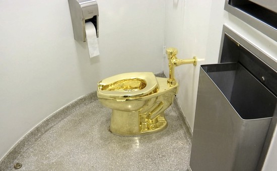 Toilet bằng vàng khối trong cung điện Blenheim bị đánh cắp
