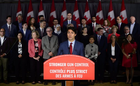 Thủ tướng Canada cam kết siết chặt kiểm soát súng đạn