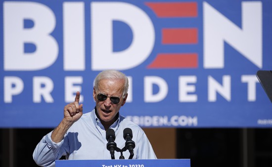 Ukraine sẽ không điều tra ông Joe Biden và con trai