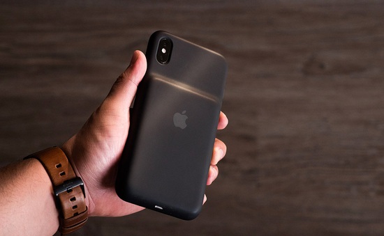 Apple thay miễn phí ốp lưng kiêm sạc dự phòng cho iPhone bị lỗi