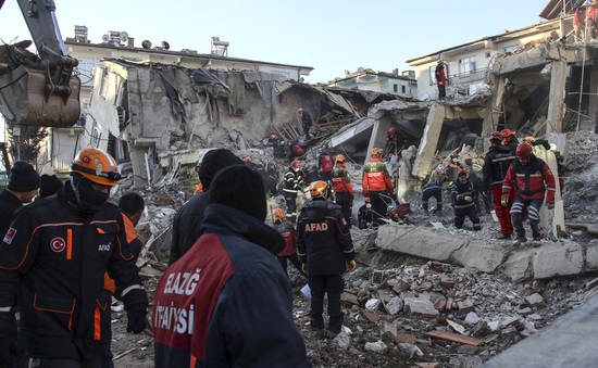 Tăng thương vong sau động đất ở Thổ Nhĩ Kỳ