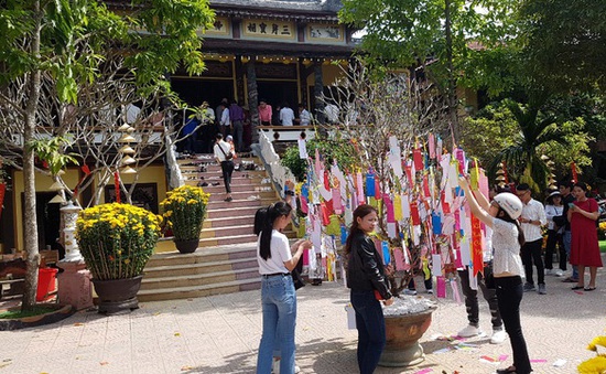 Đi lễ chùa đầu năm - Nét đẹp trong văn hóa Huế