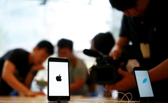 Apple bị phạt gần 1 tỷ USD do vi phạm bản quyền