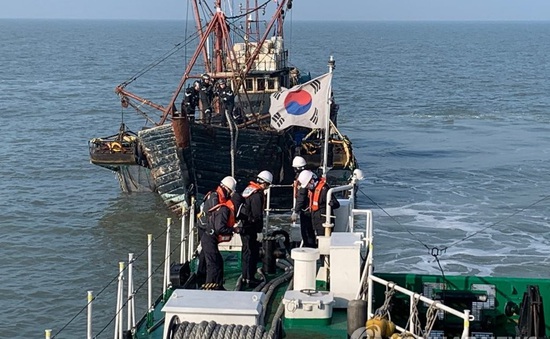 Hàn Quốc bắt giữ tàu cá Trung Quốc đánh bắt trái phép