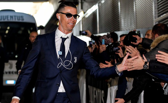 Phát sốt vì Cris Ronaldo dùng iPod từ thời "nhà Tống"