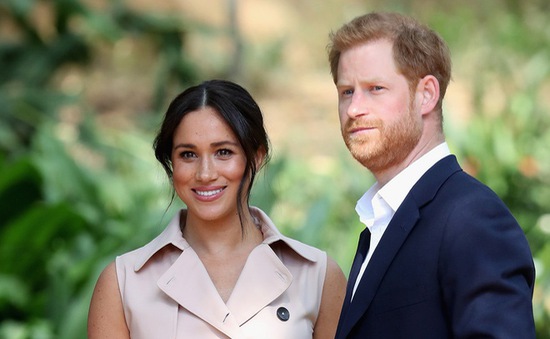 Hoàng tử Harry và vợ rời Hoàng gia Anh