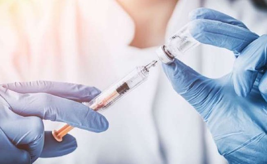 Anh thử nghiệm vaccine lao phòng COVID-19